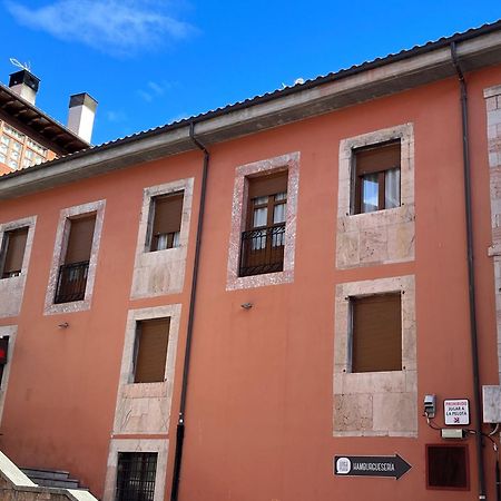 Apartamentosarturo Llanes Laplaza Atico Centrico Extérieur photo
